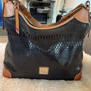 Dooney & Bourke shoulder leather bag